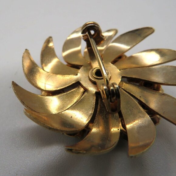 Vintage Brooch Floral Gold Tone Rhinestone Swirl Flower Petals Pin - Picture 9 of 15